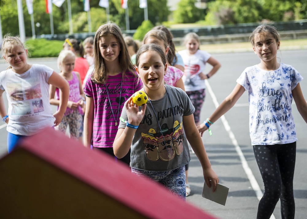 Hornung Ágnes: a kormány kiemelt figyelmet fordít az Erzsébet-táborokra