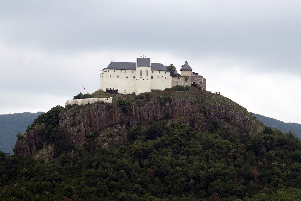 Felújították a füzéri várat