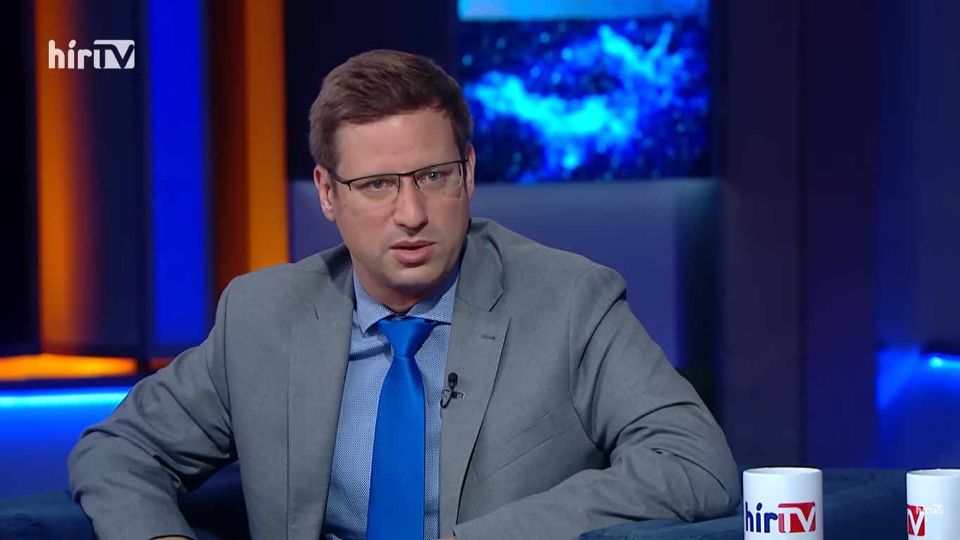Gulyás Gergely: A migránskvóta egy felhívás, hogy mindenki Európába jöjjön