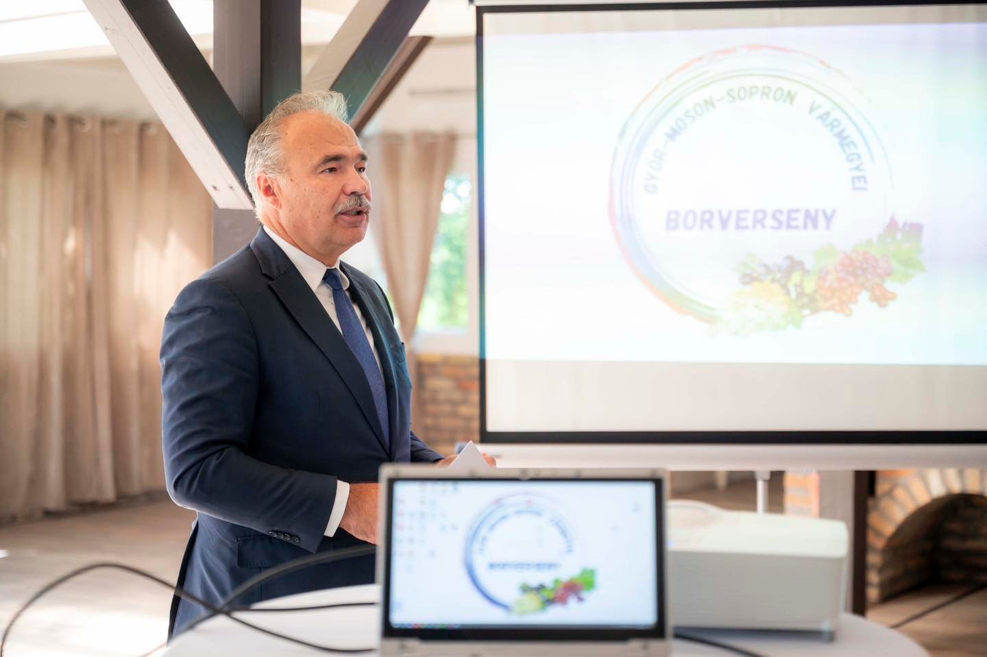 „Minden csepp borunkban ott van a hazai borászok szíve-lelke”