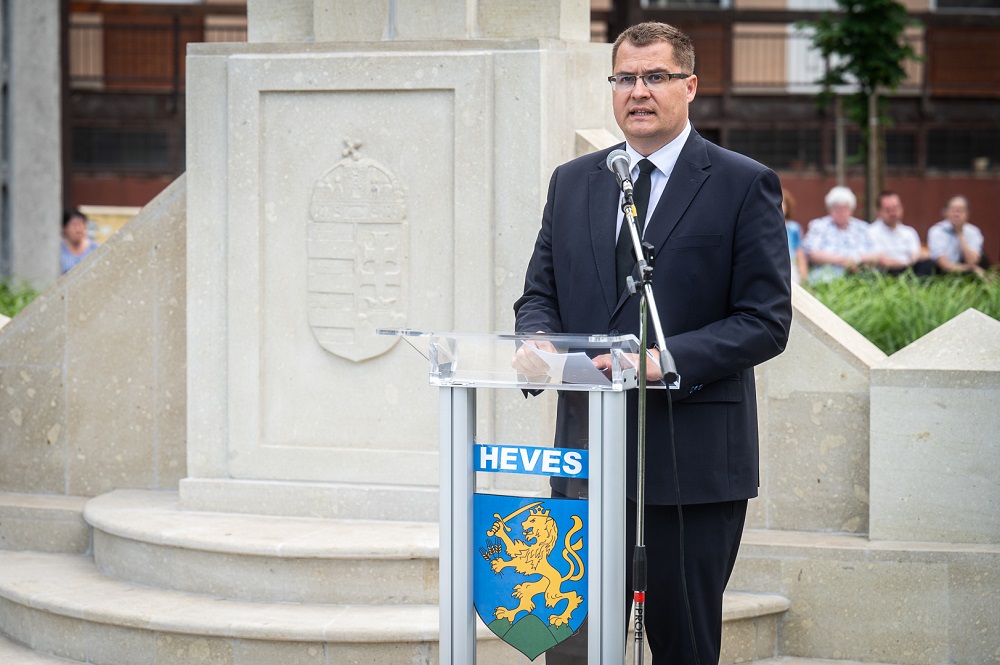 „Az igazság erő nélkül keveset ér”