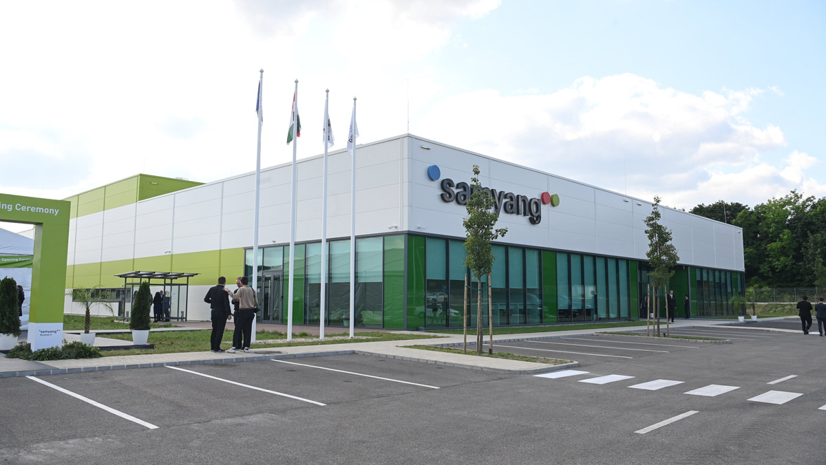 Új dél-koreai gyár kezdi meg a működését Gödöllőn
