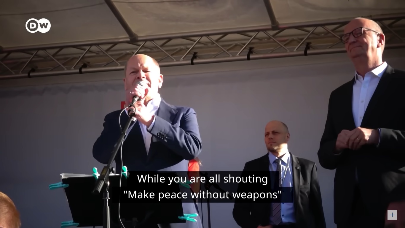 Összeveszett a háborúellenes tüntetőkkel Scholz német kancellár (Videó!)