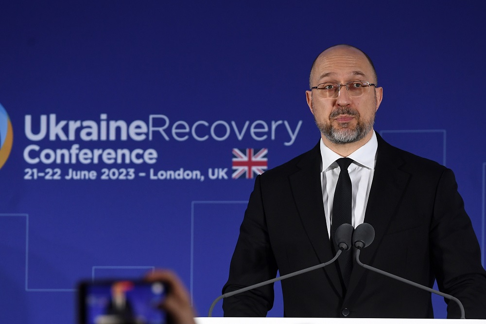 Több mint 60 milliárd dollár segítséget ígértek Kijevnek