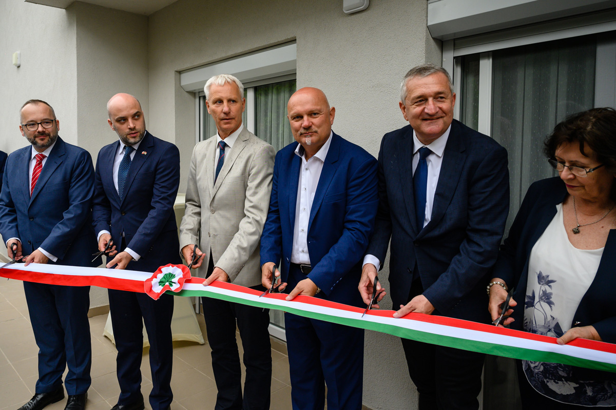 Két nép között néhány év nem tehet tönkre évezredes együttműködést