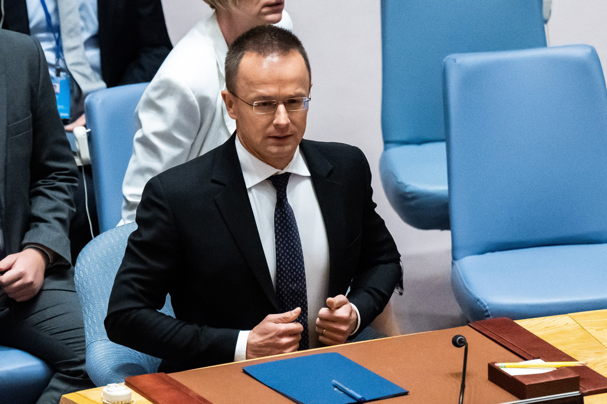 Szijjártó Péter ördögi kör veszélyére figyelmeztetett New Yorkban