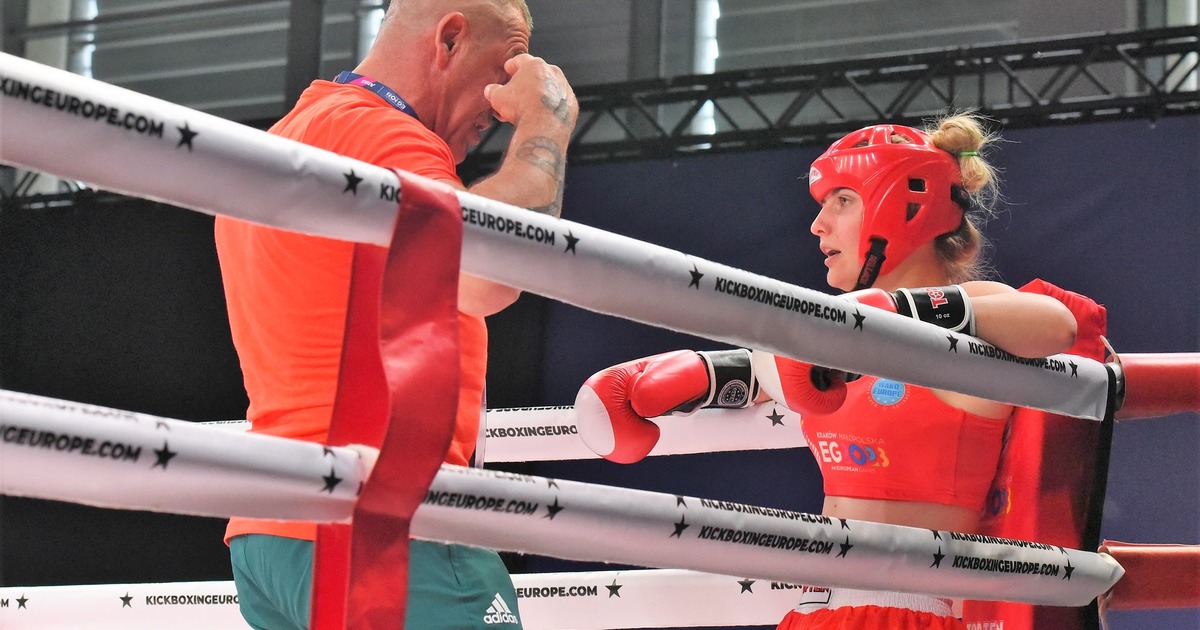 Bronzérmet nyert a kick-boxos Czégény Cintia | Demokrata