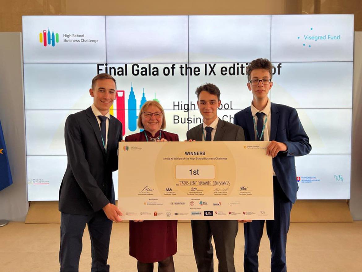 Magyar diákok nyertek a nemzetközi üzleti versenyen