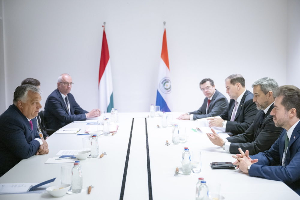Orbán Viktor a paraguayi államfővel tárgyalt