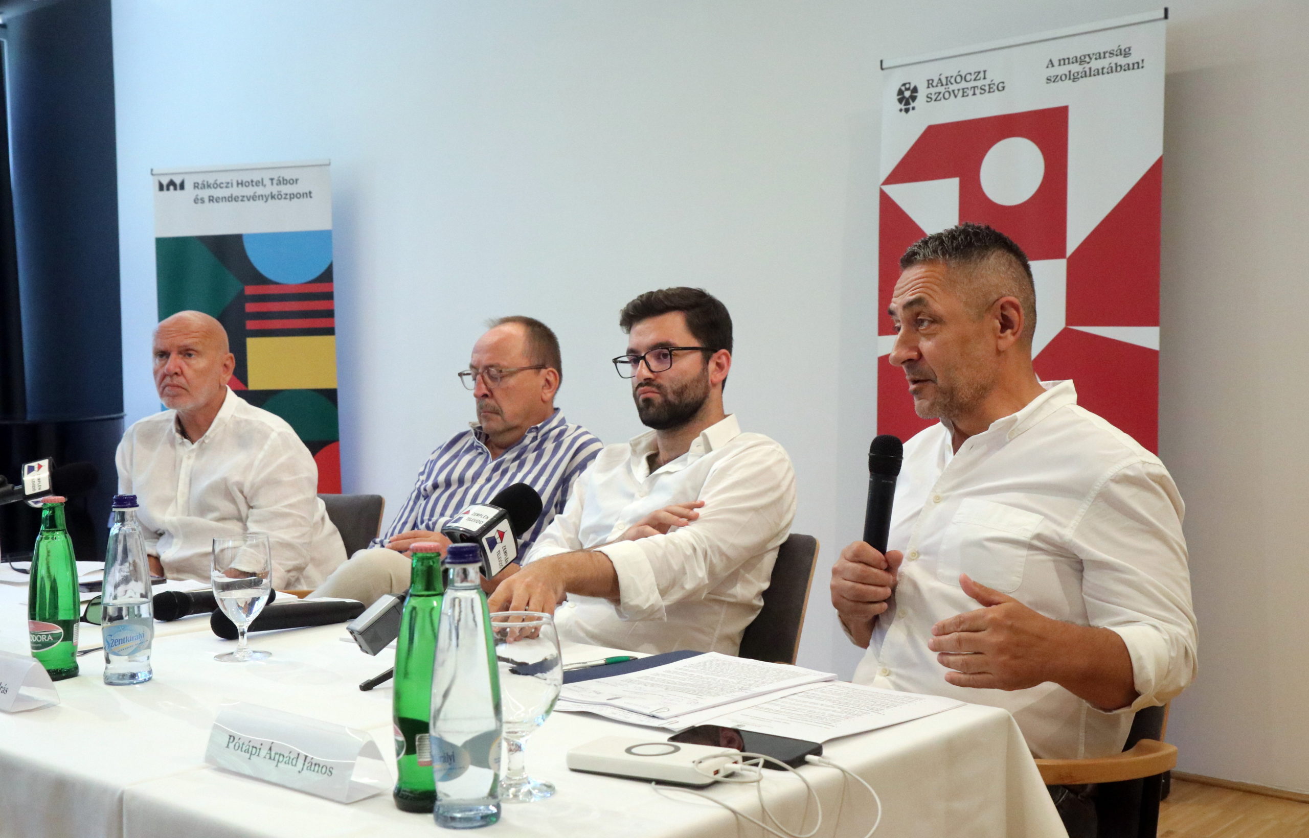 Nemzetpolitikai kihívás lesz a magyarnak maradás