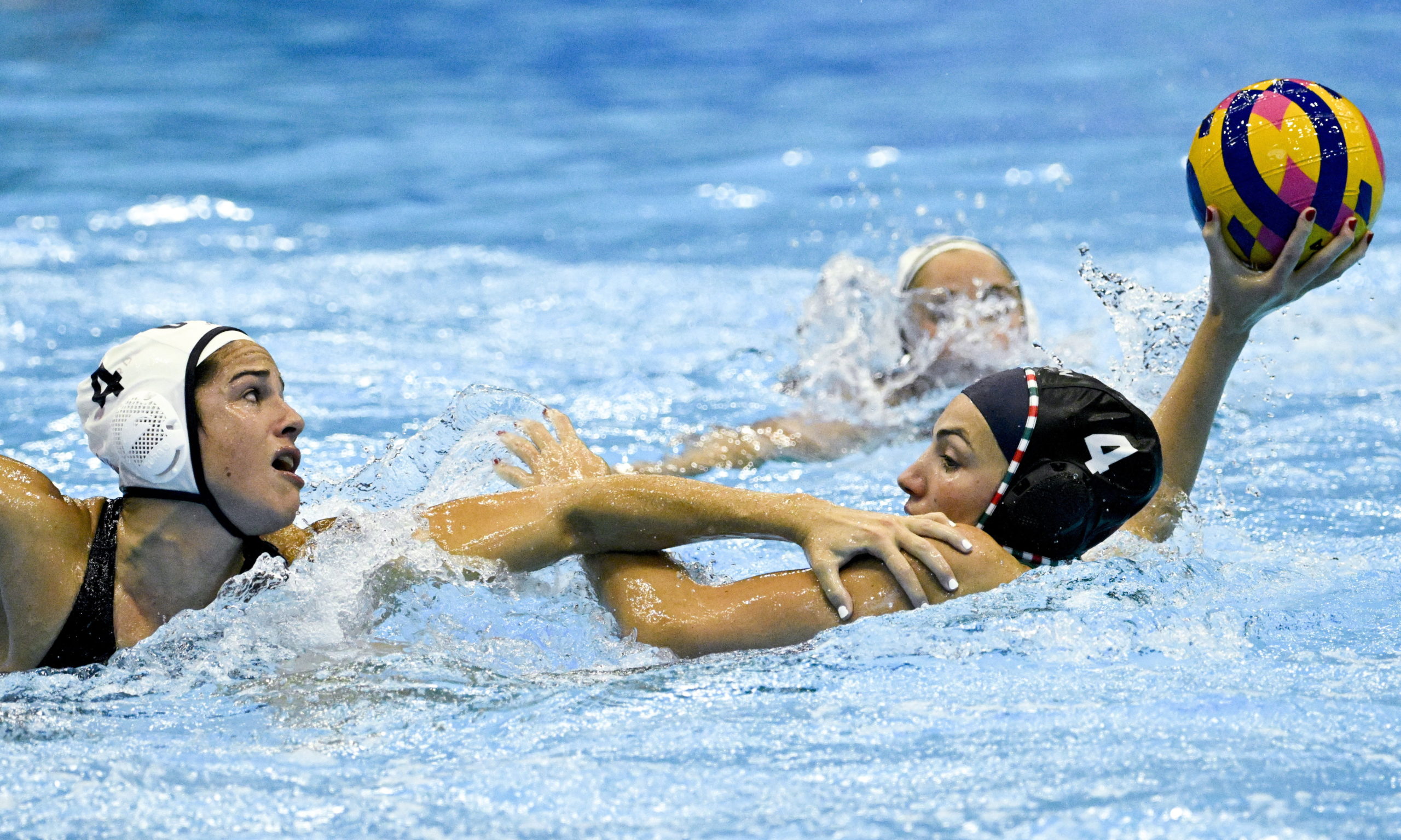 Vereség ötméteresekkel az olimpiai bajnoktól, hatodik a női válogatott