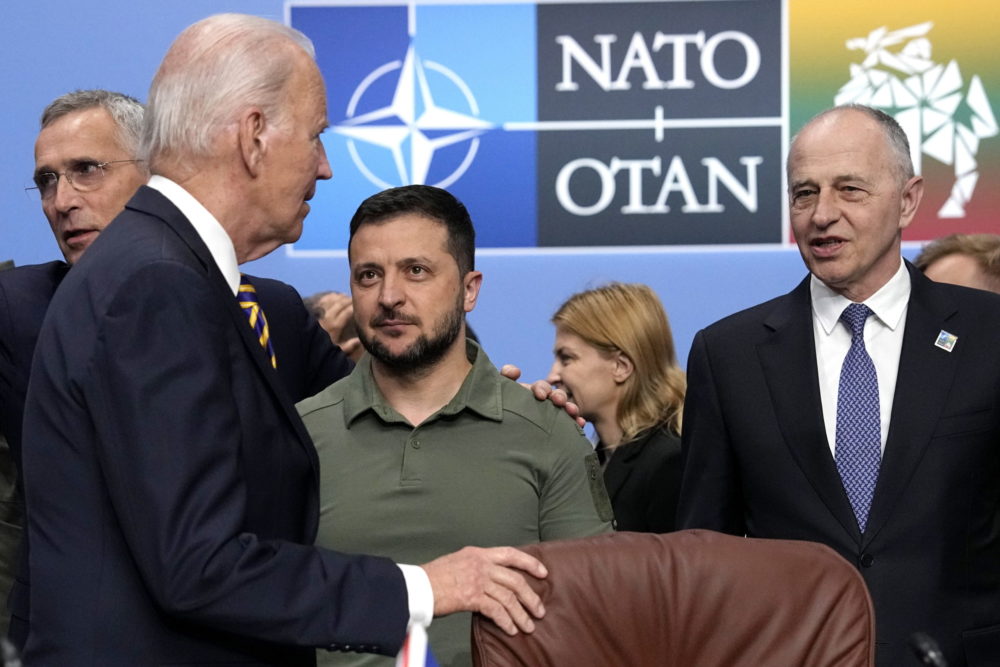 Joe Biden összekeverte az orosz államfő és az ukrán elnök nevét – Videó
