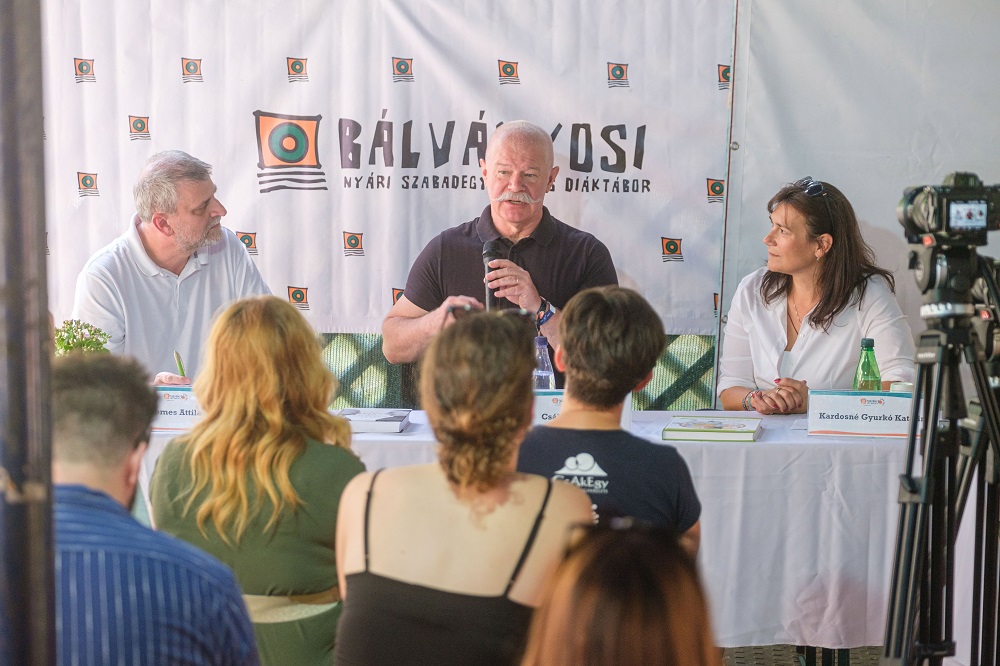 Csák János: a kultúra közösséget épít