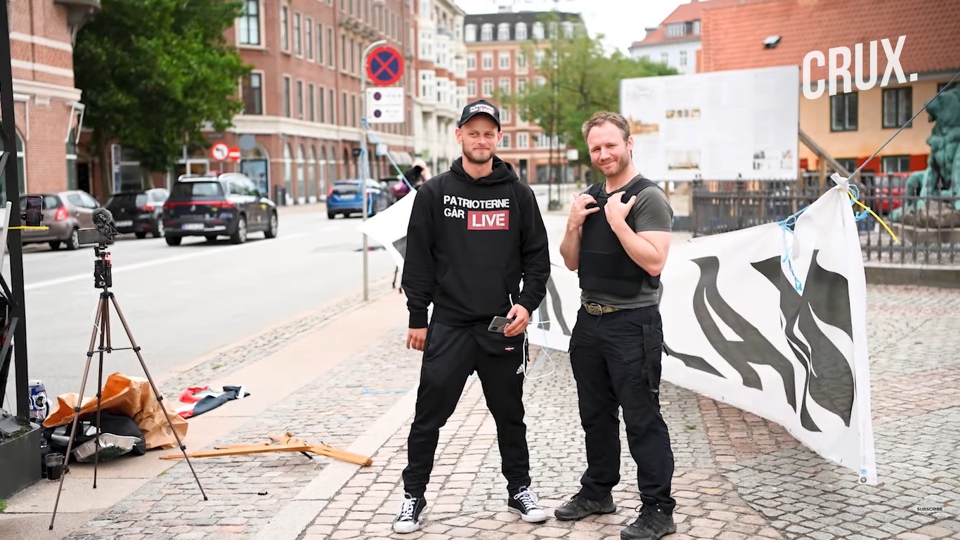 Tüntetők Koránt égettek Dániában