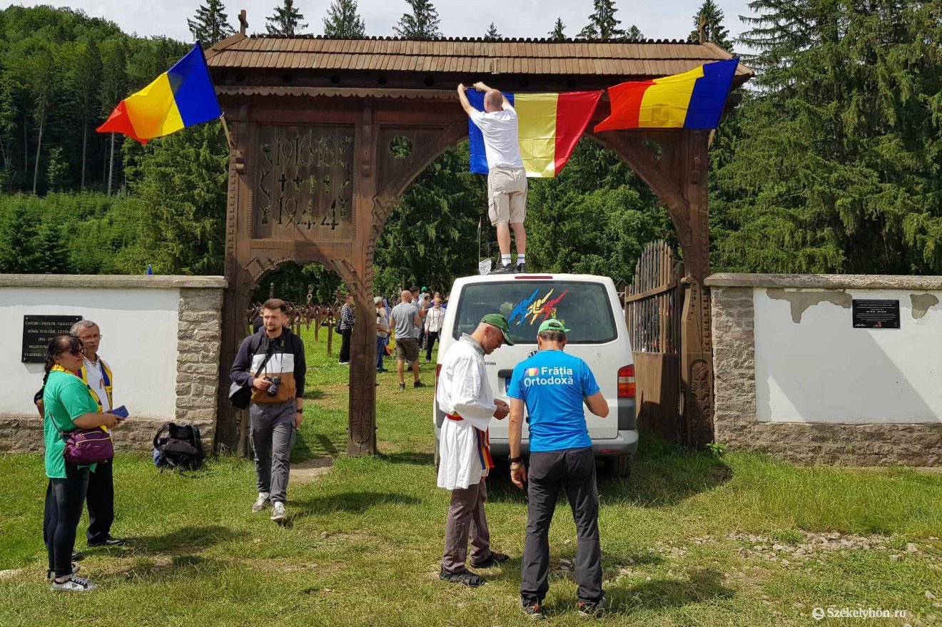 Az RMDSZ elítéli az újabb úzvölgyi keresztállítást