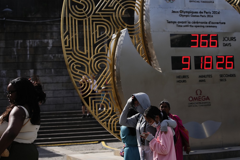 Elindult a visszaszámlálás az Eiffel-torony alatt