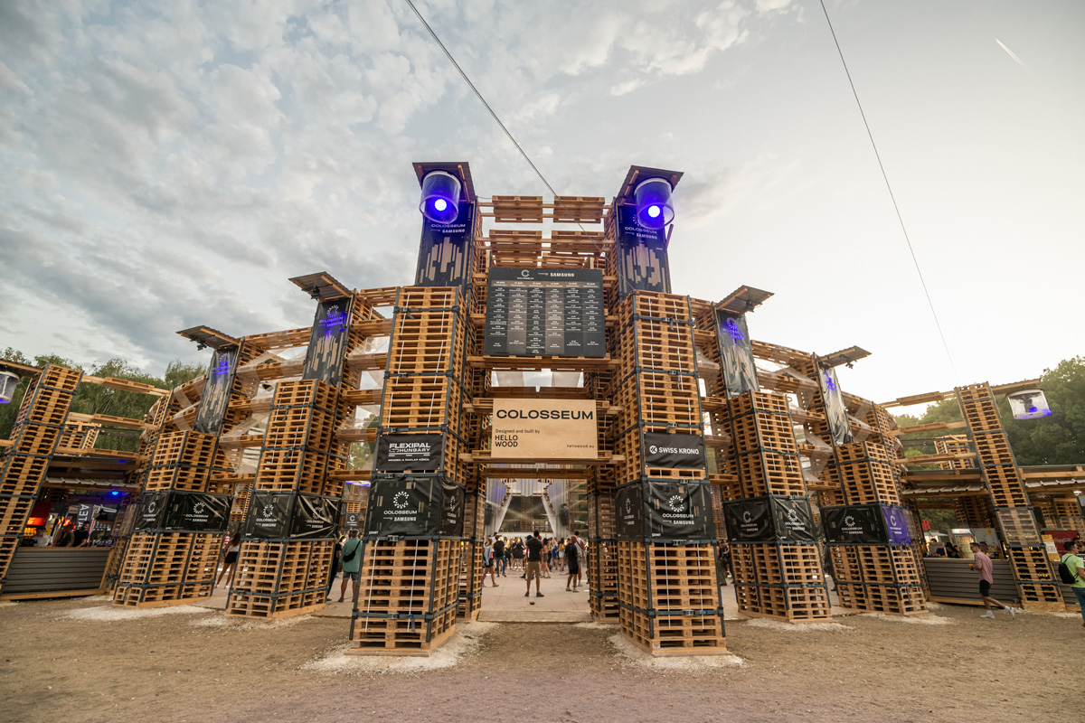 Hat nap fergeteges parti a tavaly megújult Colosseumban