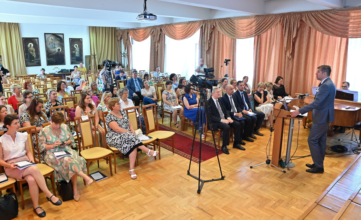 A diaszpóra hétvégi magyar iskolái a jövő építésének alapjai