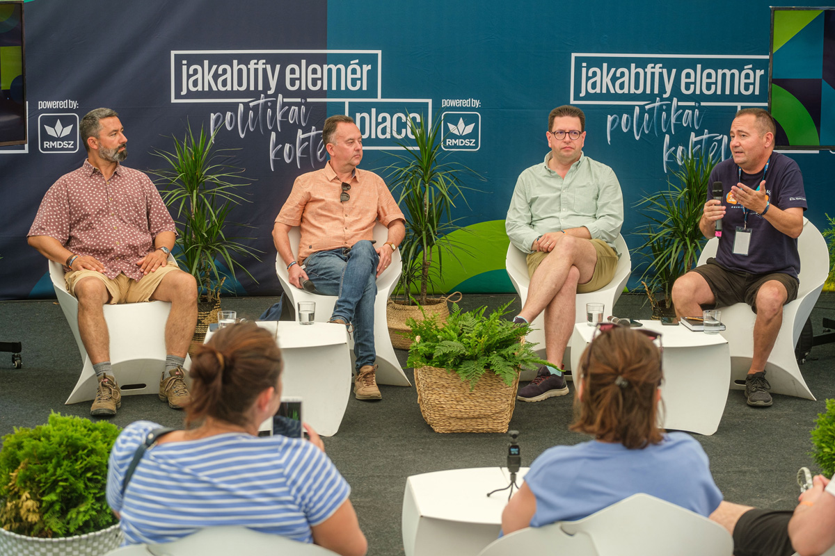 Tusványos: A háború megnehezíti az őshonos kisebbségek jogainak rendezését