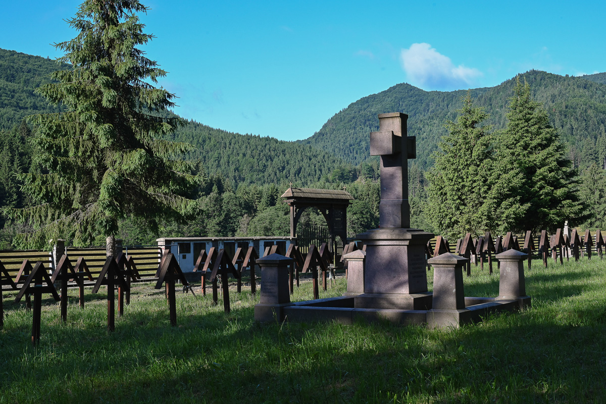 Az EMSZ az újabb keresztek kihelyezőit és a hatóságokat is feljelenti