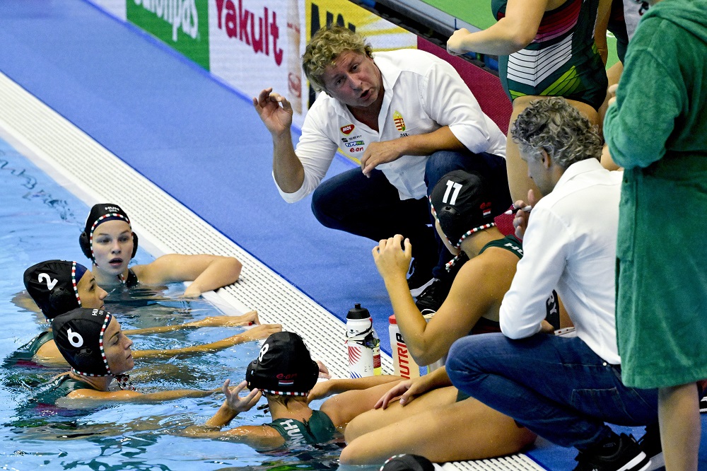 A görögök legyőzésével ötödik helyért játszik a női vízilabda-válogatott
