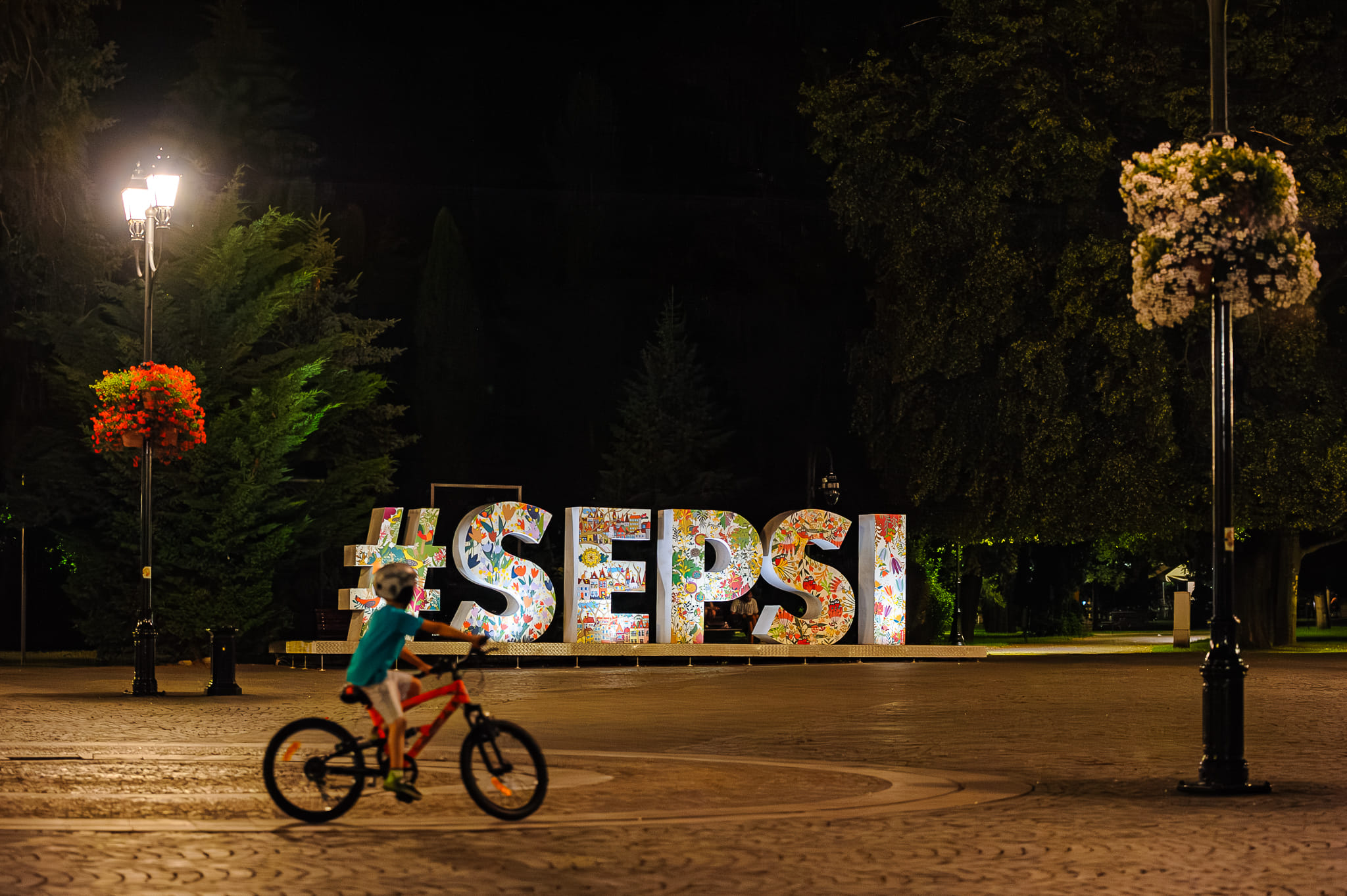 Magyar kulturális intézmények kerülnek veszélybe