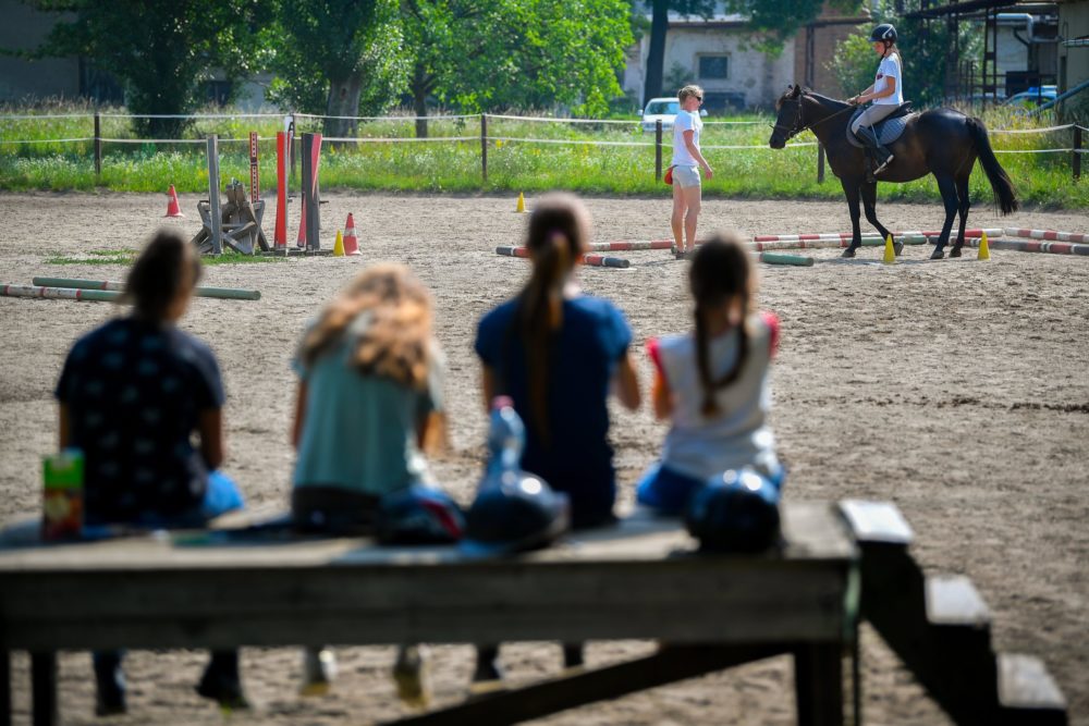 Egész nyáron zajlanak a táborok az ukrajnai menekült gyermekek számára