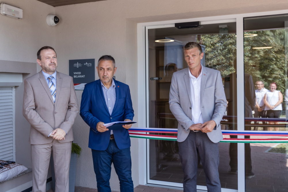 Diákszállót adott át Potápi Árpád János a Muravidéken