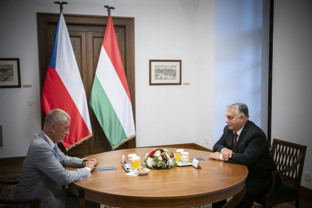 Orbán Viktor a korábbi cseh miniszterelnökkel tárgyalt