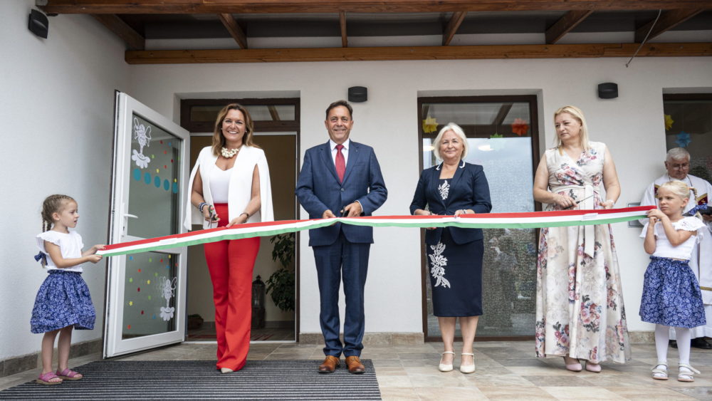 Bölcsődét adtak át Jászjákóhalmán