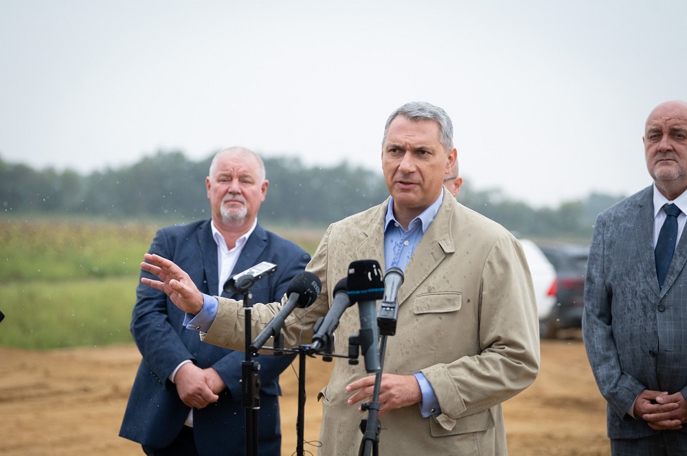 Lázár János: 2026 végére autópálya köti össze Nyíregyházát és Szatmárnémetit