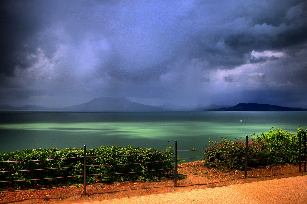 Hevesebb zivatarokra figyelmeztet a meteorológia