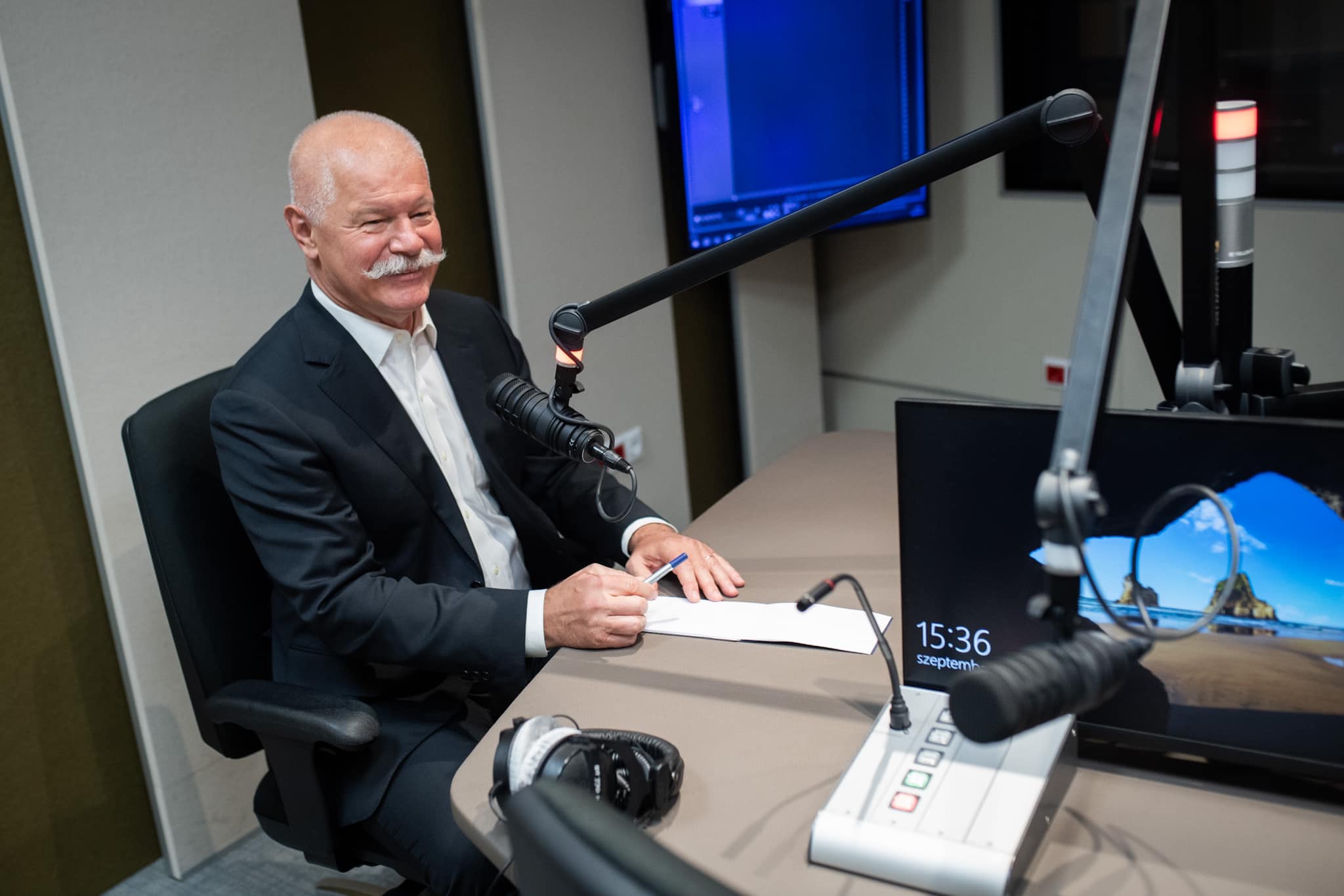 A mai családok biztosítják a következő nemzedékeknek a nyugdíját