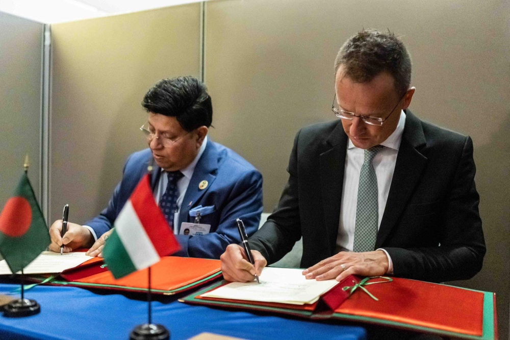 Az egész világon nagyra becsülik a békepárti magyar álláspontot