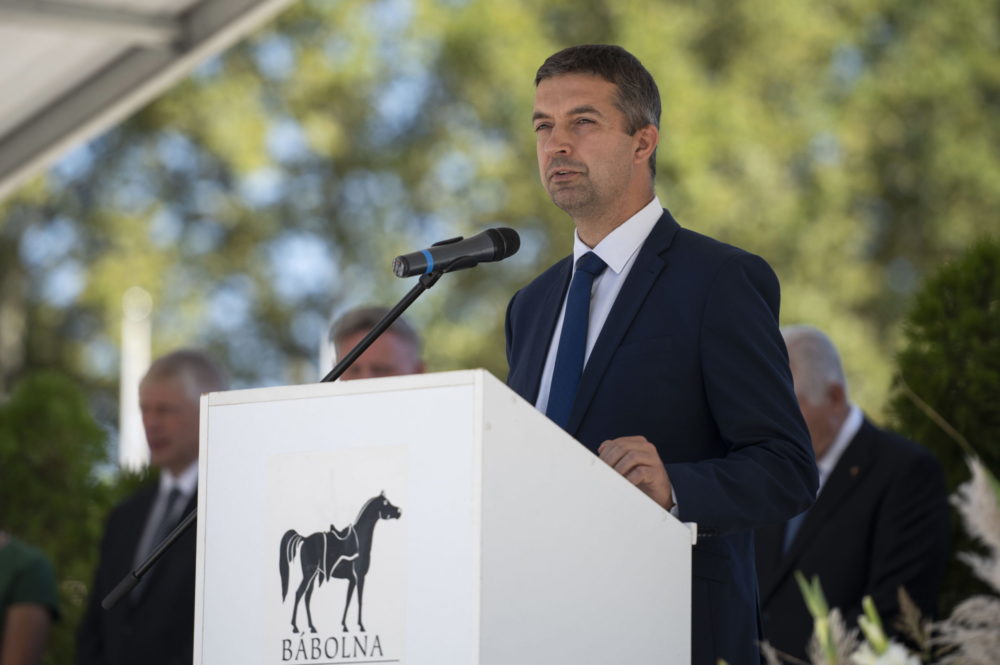 Feldman Zsolt: A háború két oldalról préseli Magyarországot