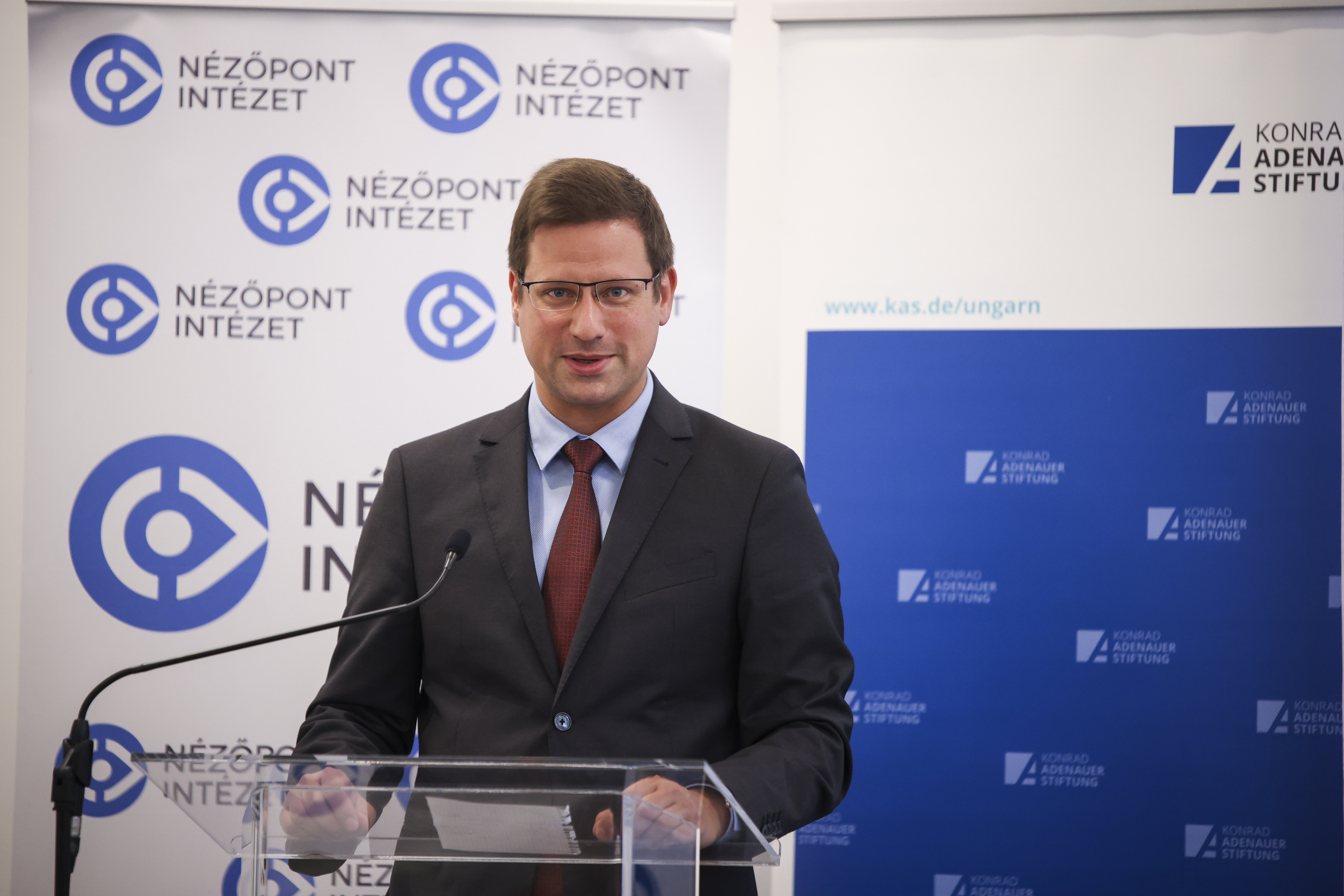 Gulyás Gergely Rudi Roth munkásságát méltatta