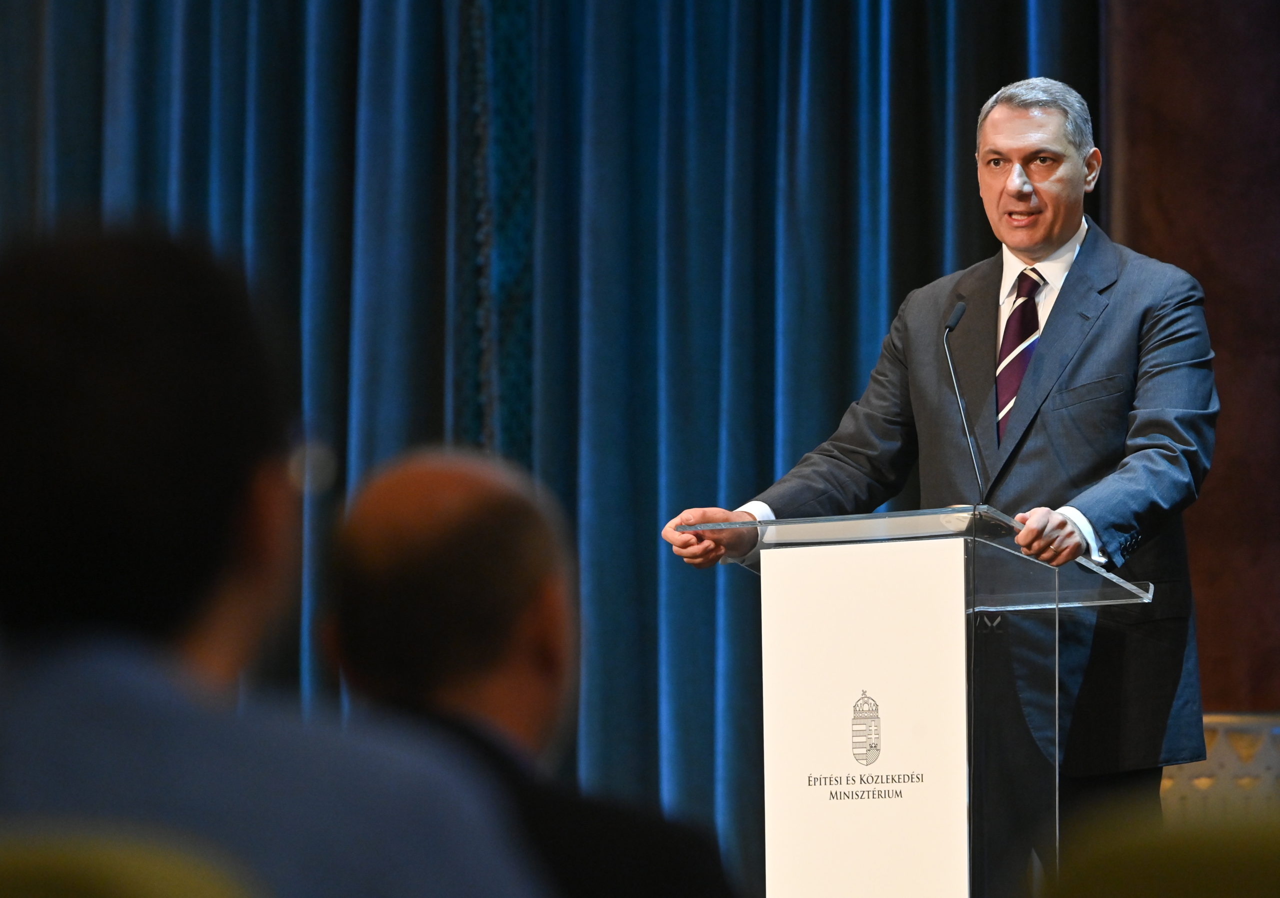 Lázár János: közlekedési beruházások nélkül nincs gazdasági erő