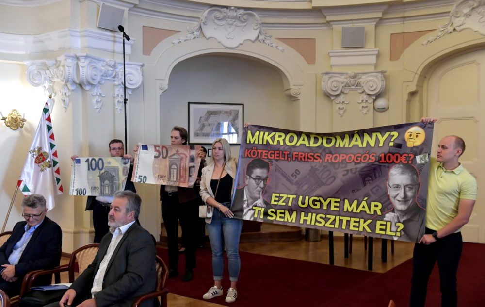 A Fidelitas meglepte Karácsonyt a Városházán