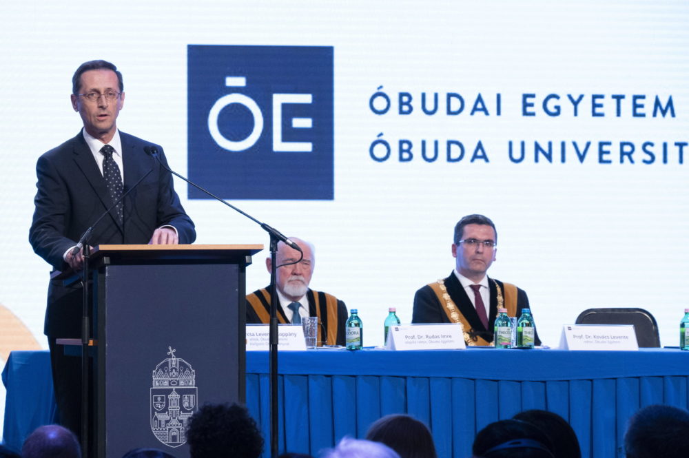 Varga Mihály: Az Óbudai Egyetem folyamatosan szintet lép