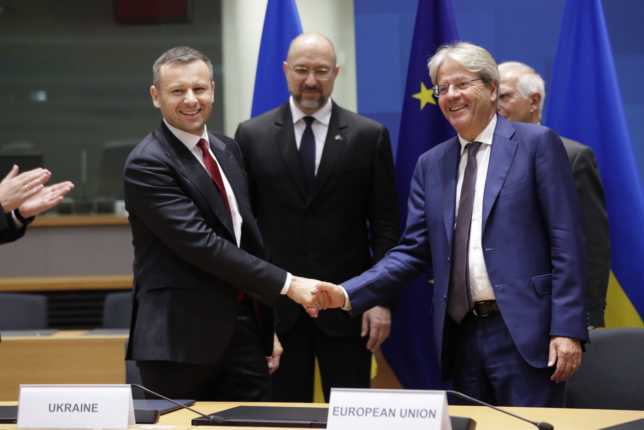 Ukrajna csak a hadikiadásokat tudja önerőből fizetni