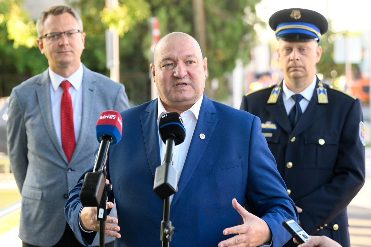 Kétezer rendőr vigyáz a tanulók és a közlekedők biztonságára