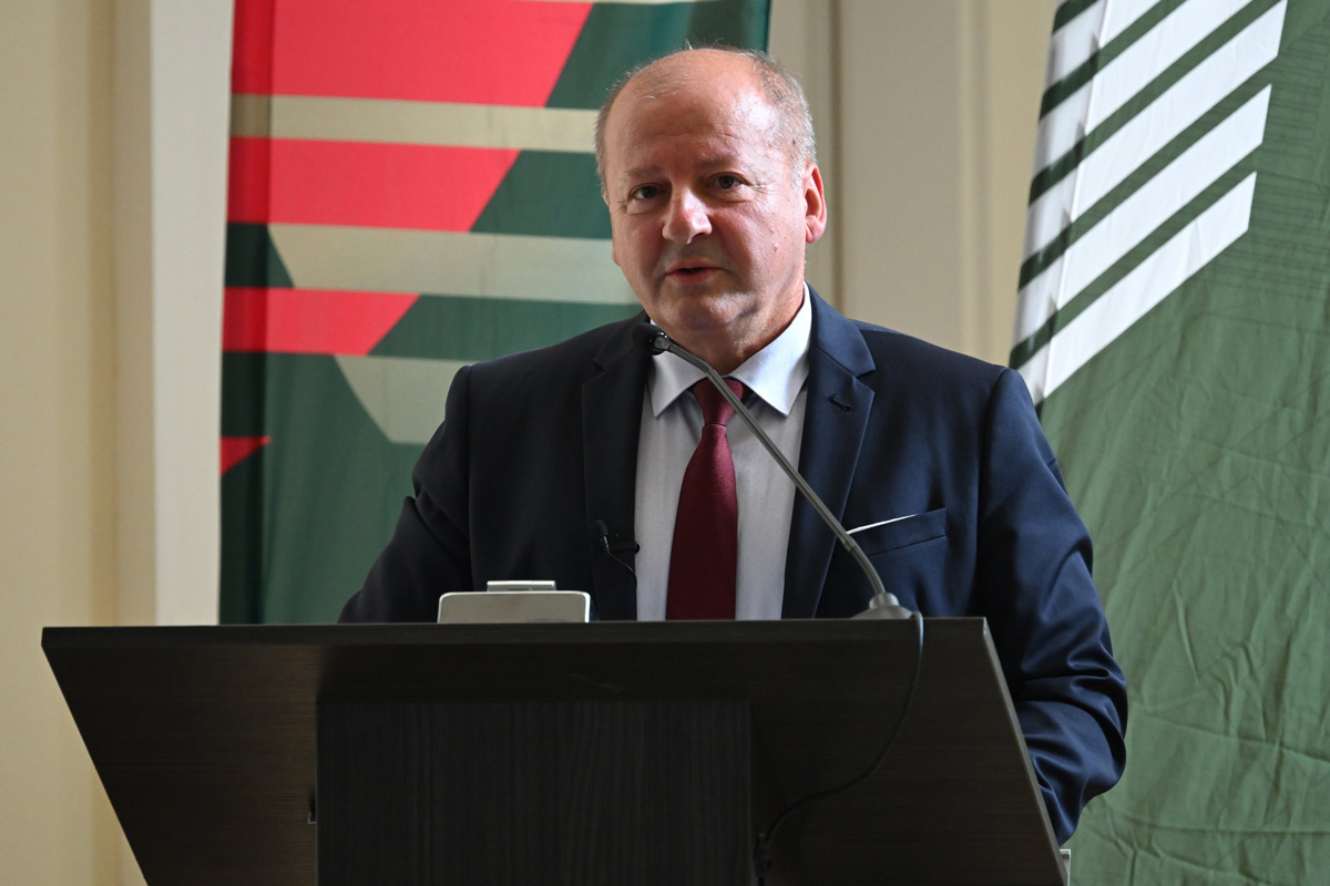 Simicskó István: Egyértelműen sikeres a kadétprogram