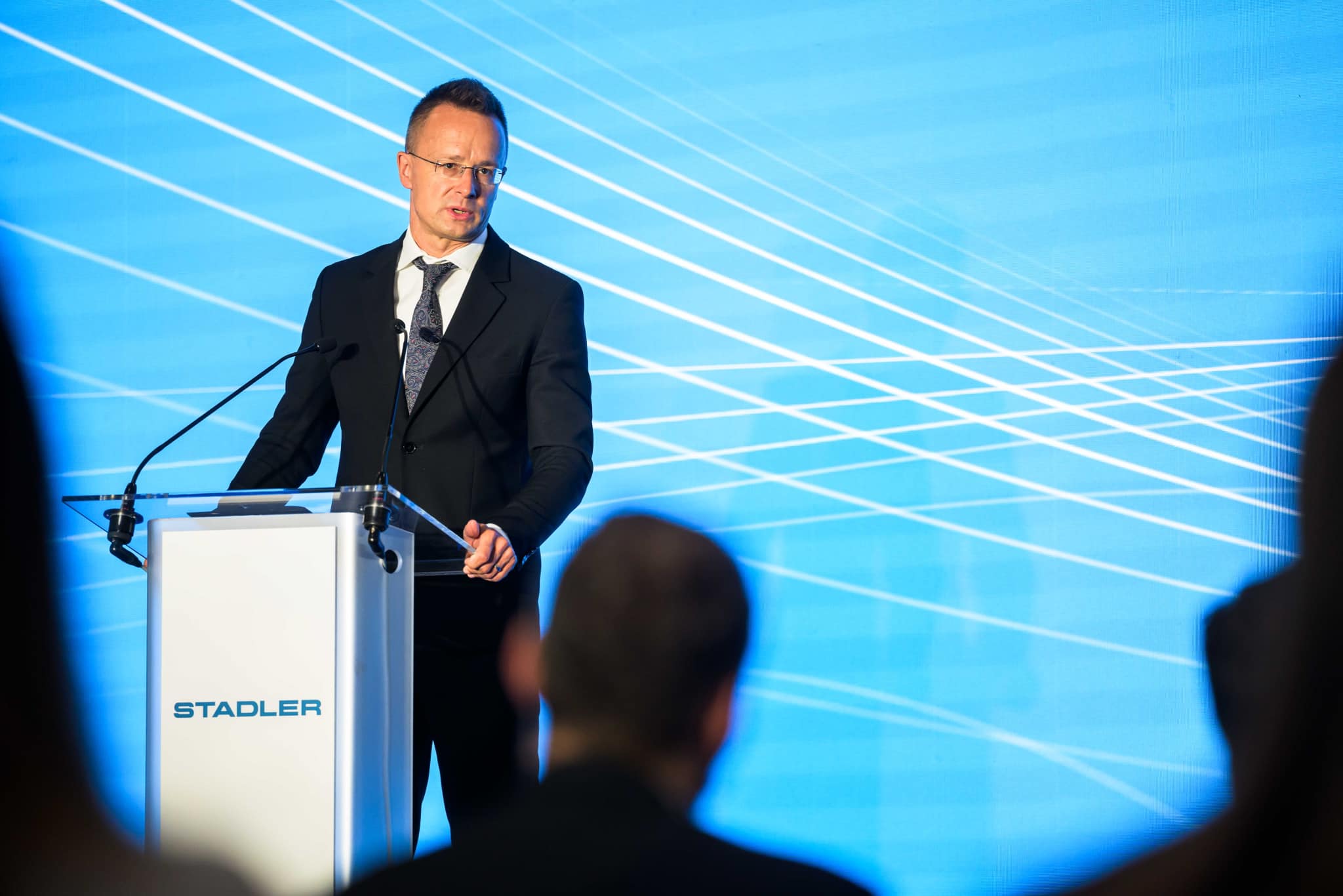 Svájci vasúti járműgyártó hoz létre több mint 170 munkahelyet Szolnokon