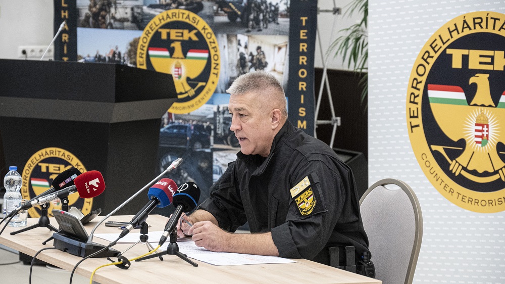 Esztergomi robbantás – Rendkívüli sajtótájékoztatót tartott a TEK