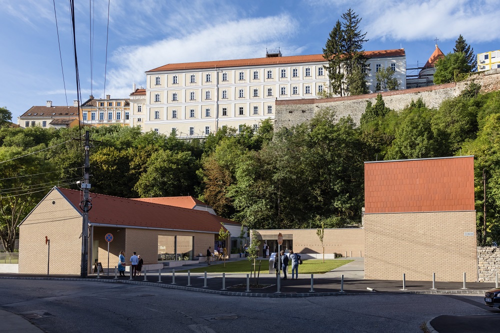 Új rendezvényközpontot adtak át Veszprémben