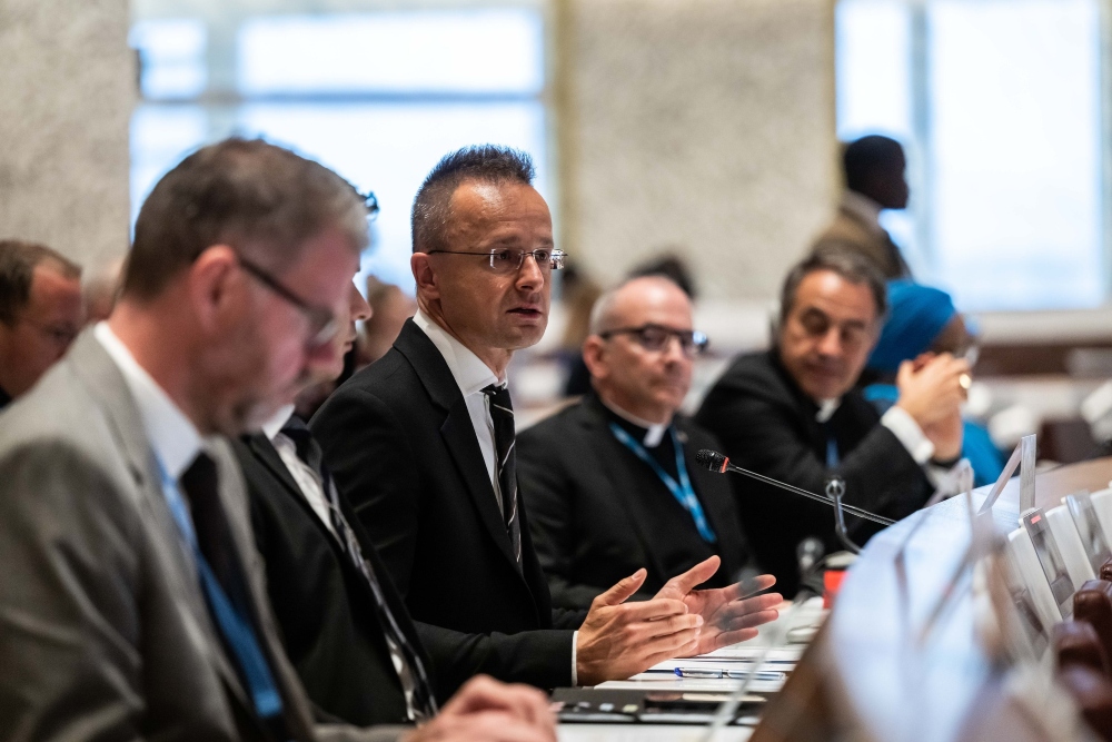 Világos különbséget kell végre tenni menekültek és migránsok között