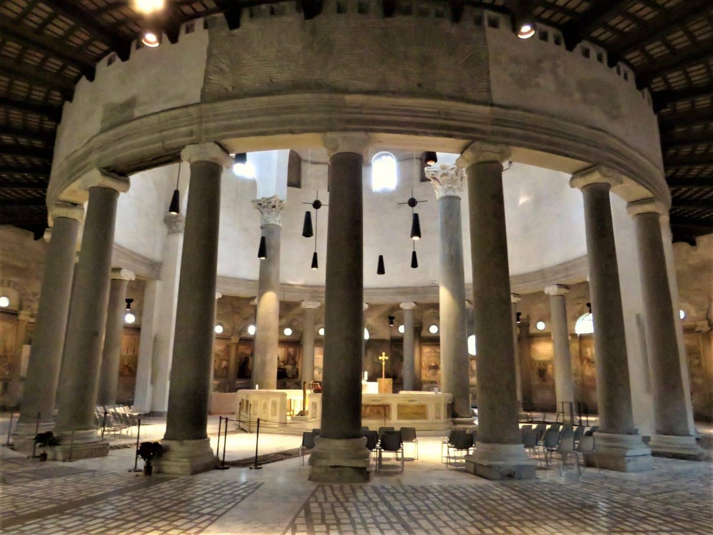 A kommunizmus el akarta szakítani az egyházat Rómától