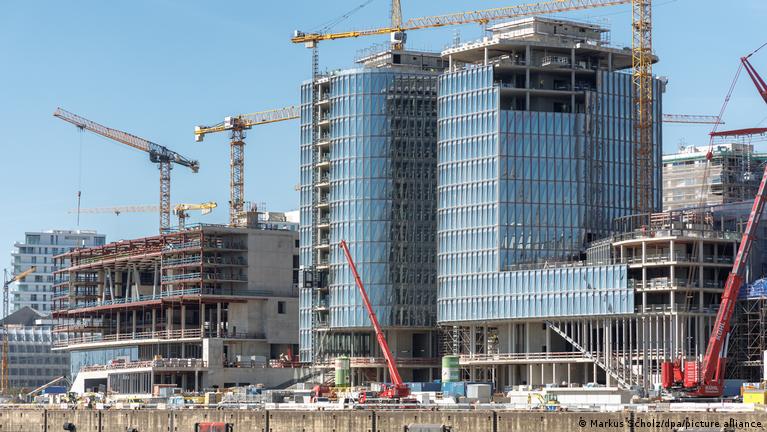 Több munkás életét vesztette Hamburg egyik legnagyobb építkezésén