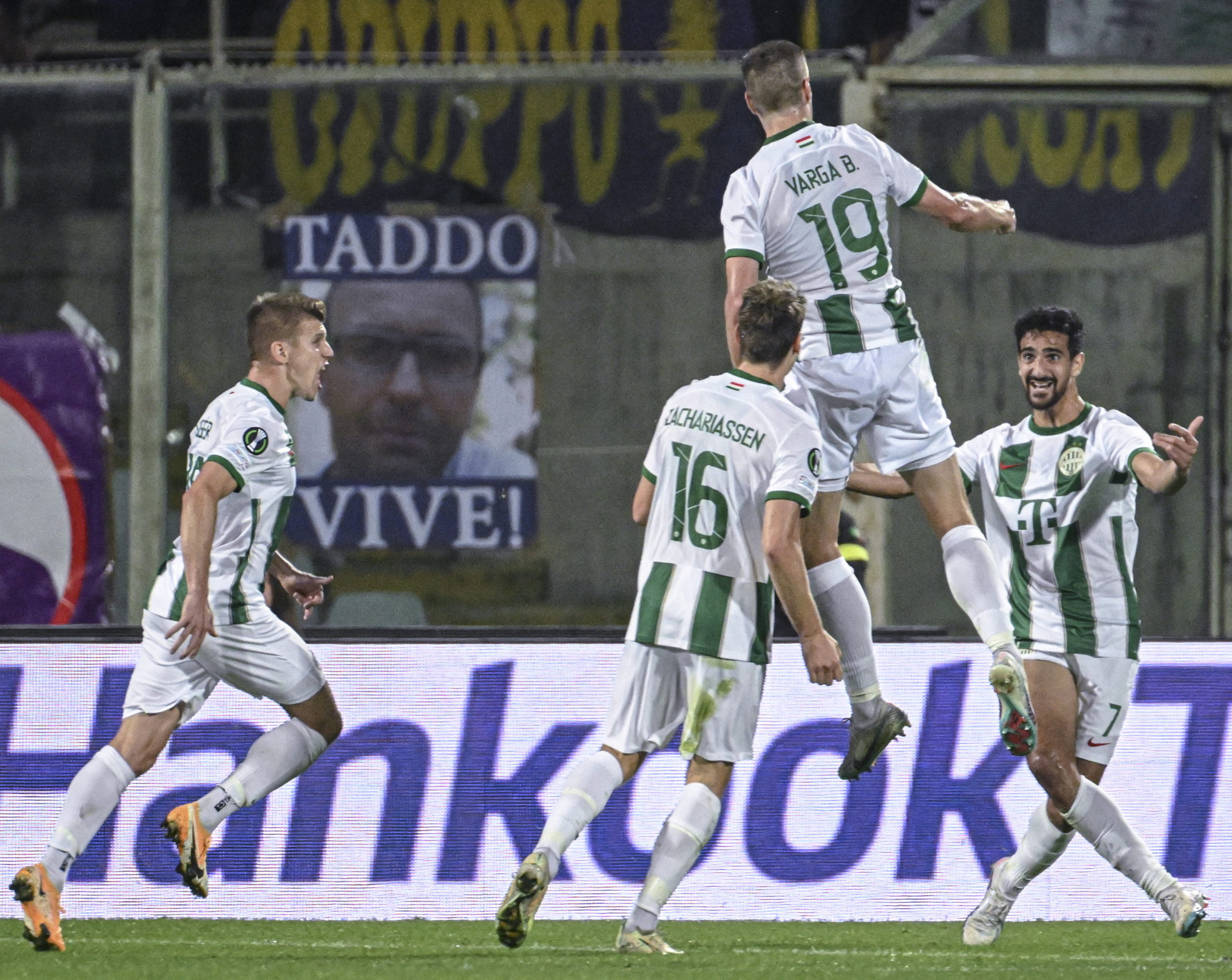 Óriásit küzdött, értékes pontot szerzett, vezeti csoportját a Fradi