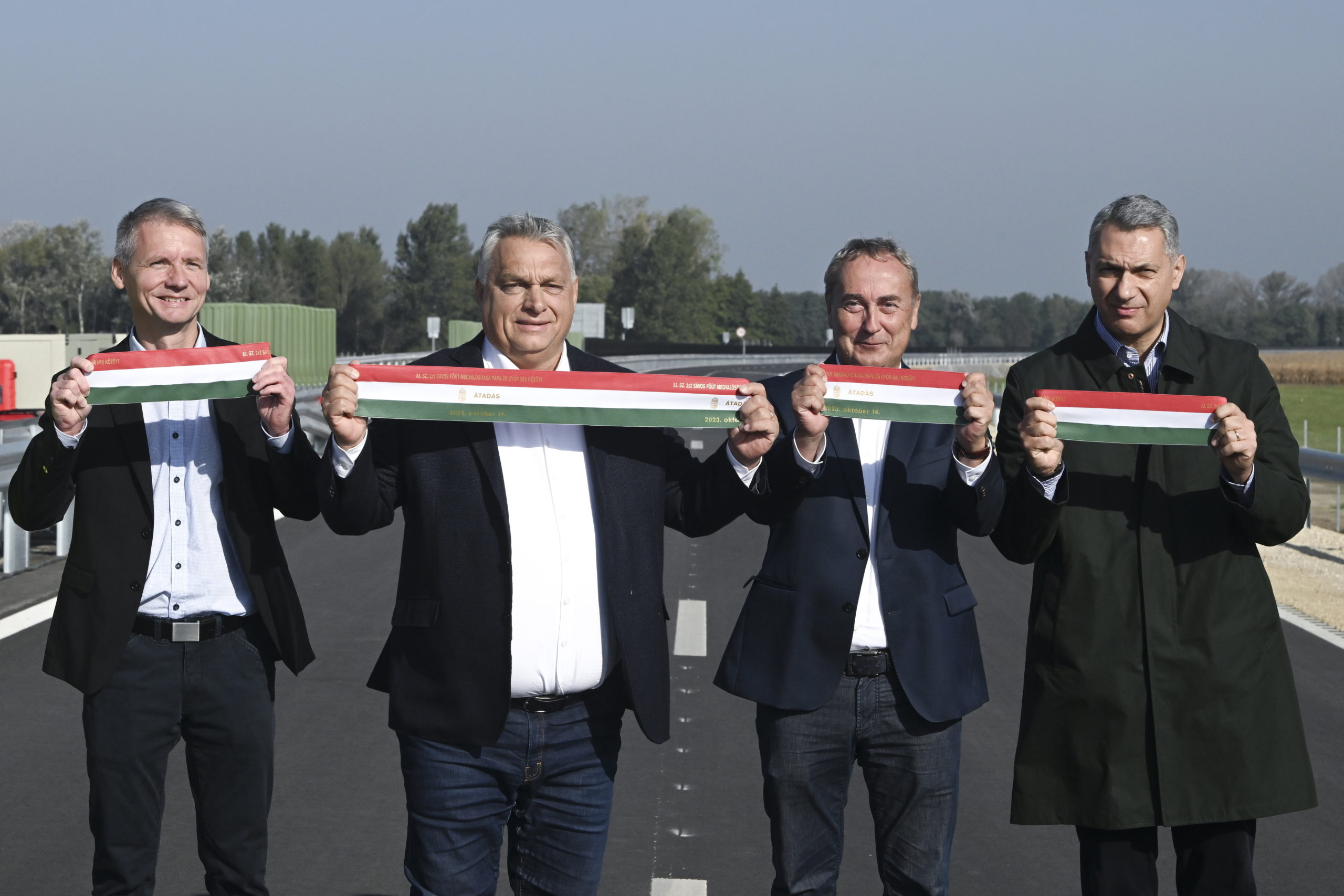 Átadták a kétszer két sávos 83-as utat Győr és Pápa között